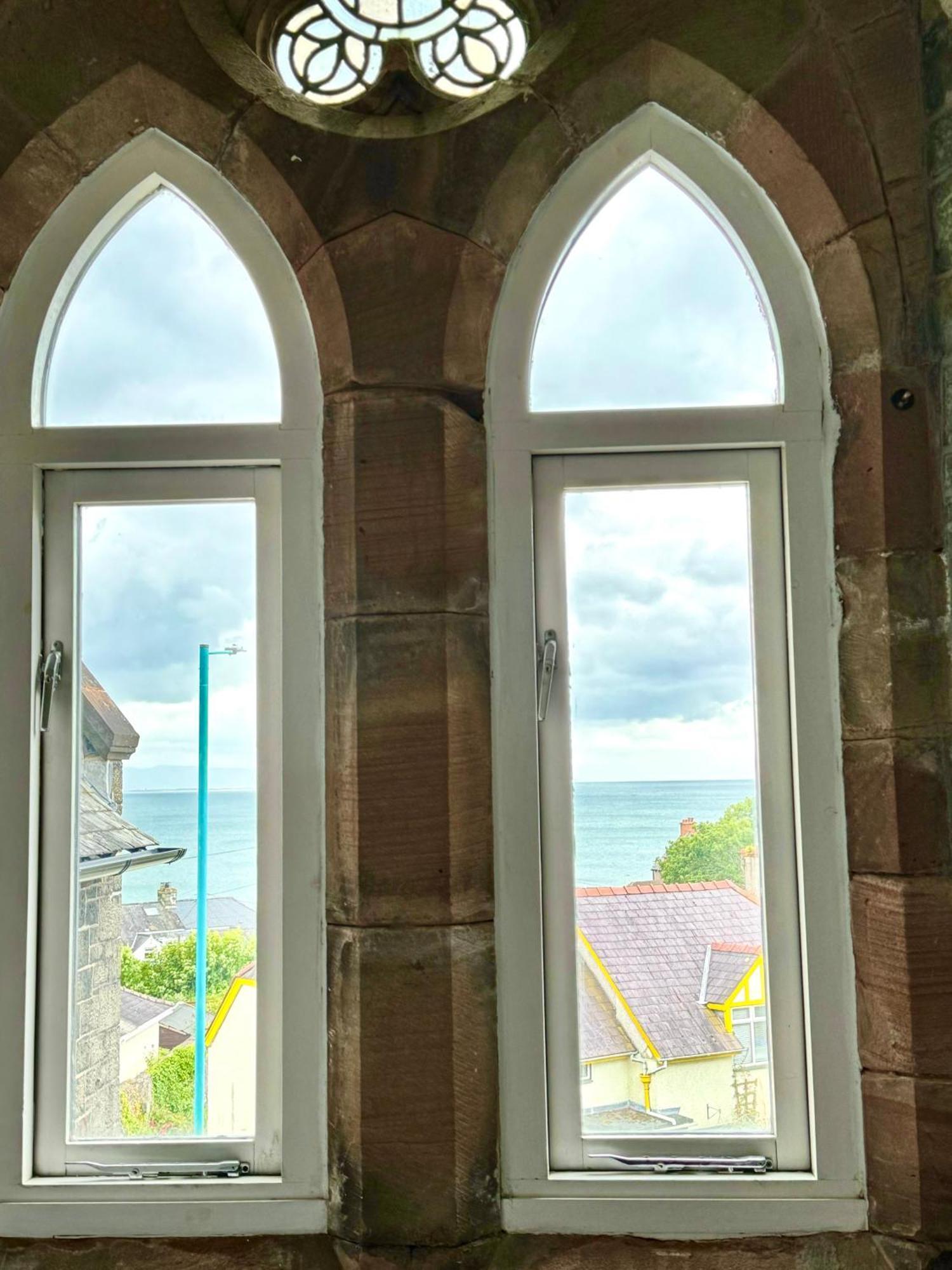 Church Duplex With Breathtaking Sea & Mountain Views Leilighet Criccieth Eksteriør bilde