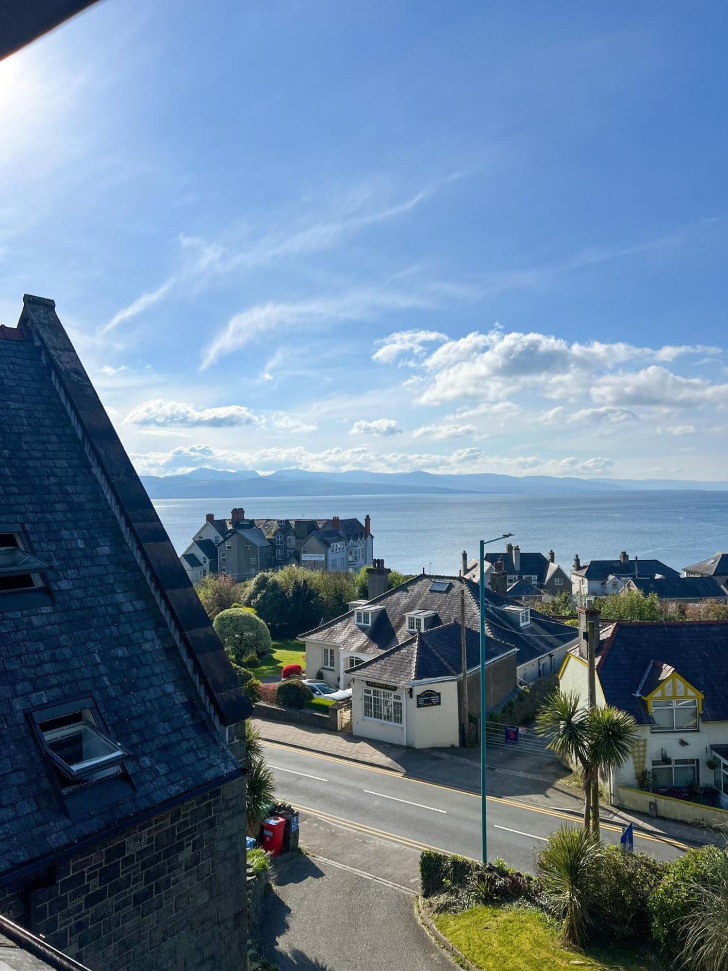 Church Duplex With Breathtaking Sea & Mountain Views Leilighet Criccieth Eksteriør bilde